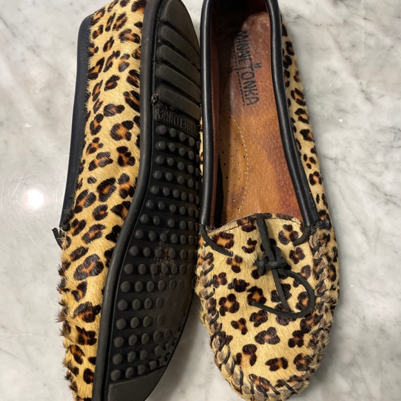 Minnie Tonka Cheetah Print Moccasins - Picture 2 of 5